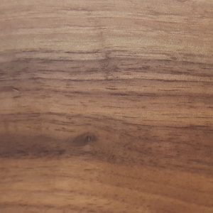 Noyer massif pour meuble de salle de bain